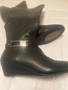 Low wedge high boots